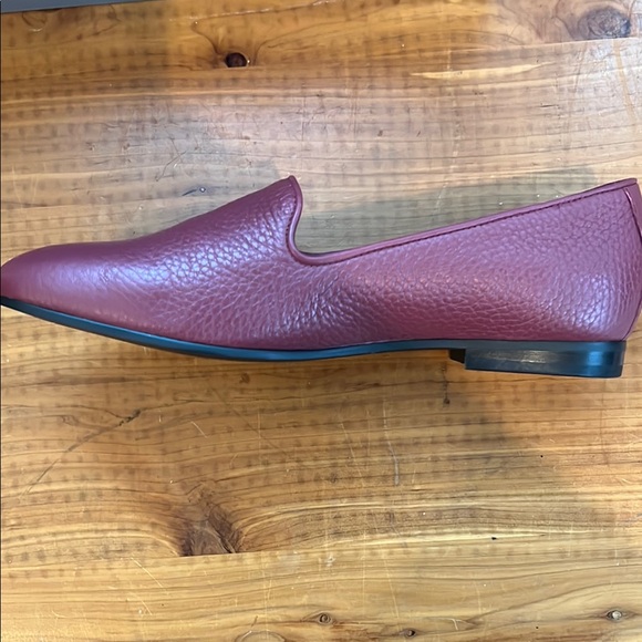 Vionic Red Flats Classic Loafers Comfortable New in Box Size 7 - Picture 2 of 5